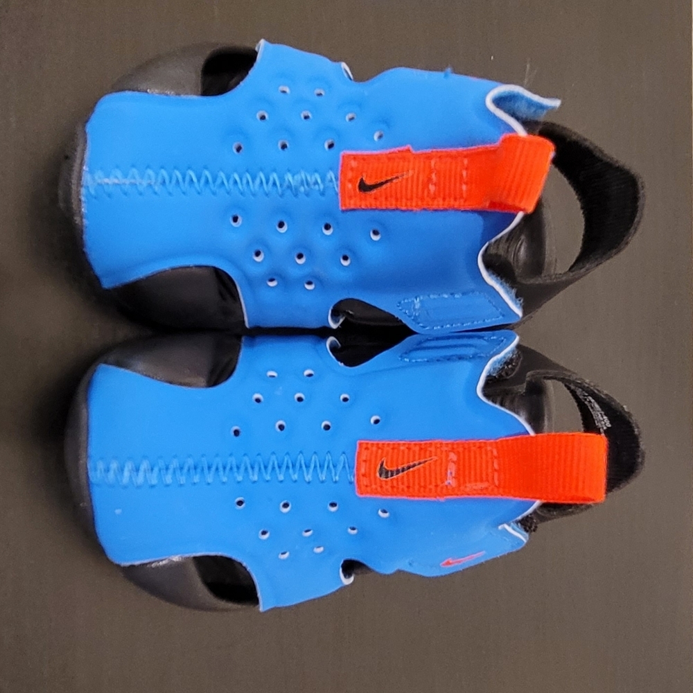 Nike toddler sandals- Size 4